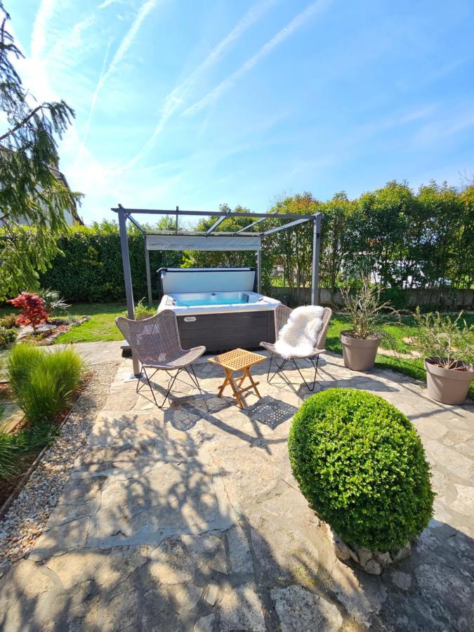 Stonehouse Ana With Jacuzzi Rovinj-Krmed Villa Exterior photo