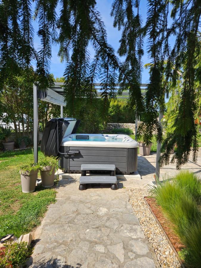 Stonehouse Ana With Jacuzzi Rovinj-Krmed Villa Exterior photo