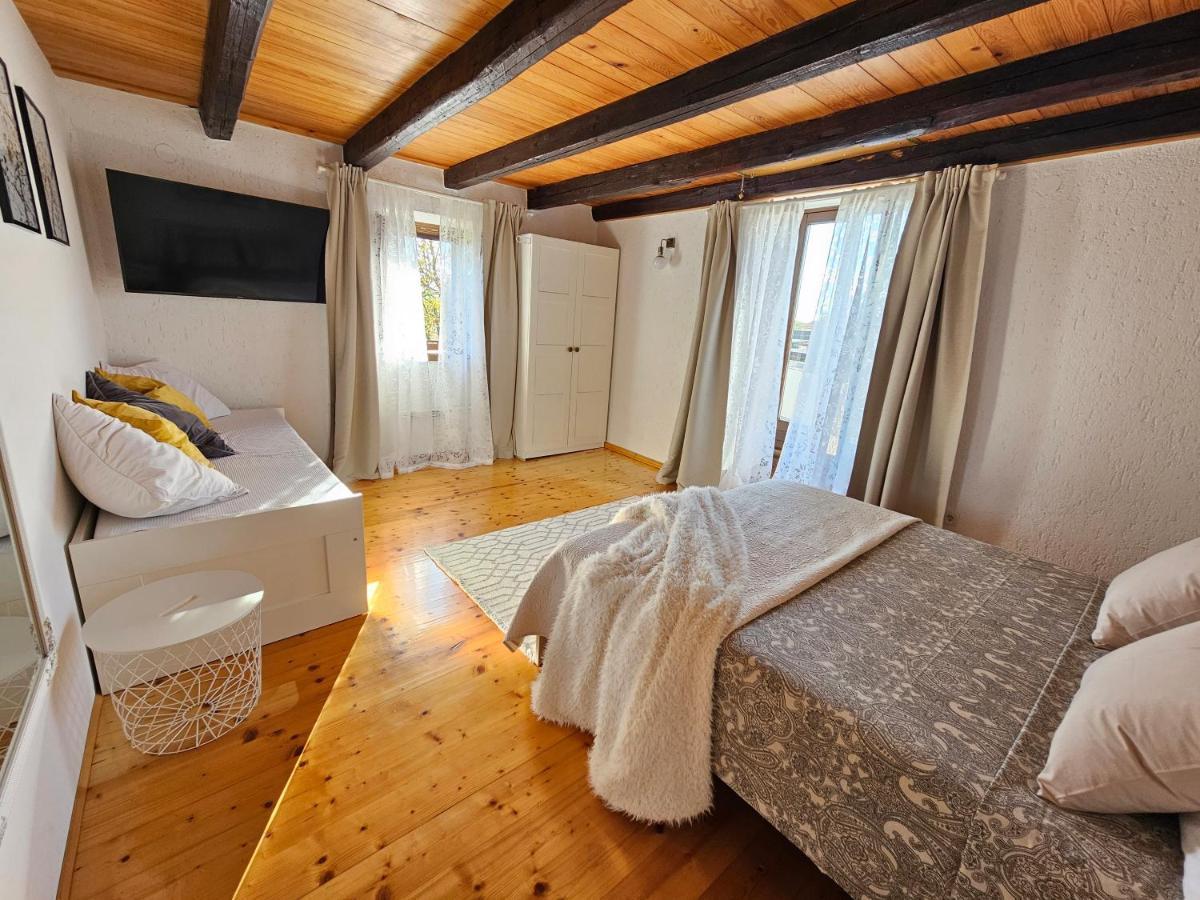 Stonehouse Ana With Jacuzzi Rovinj-Krmed Villa Exterior photo